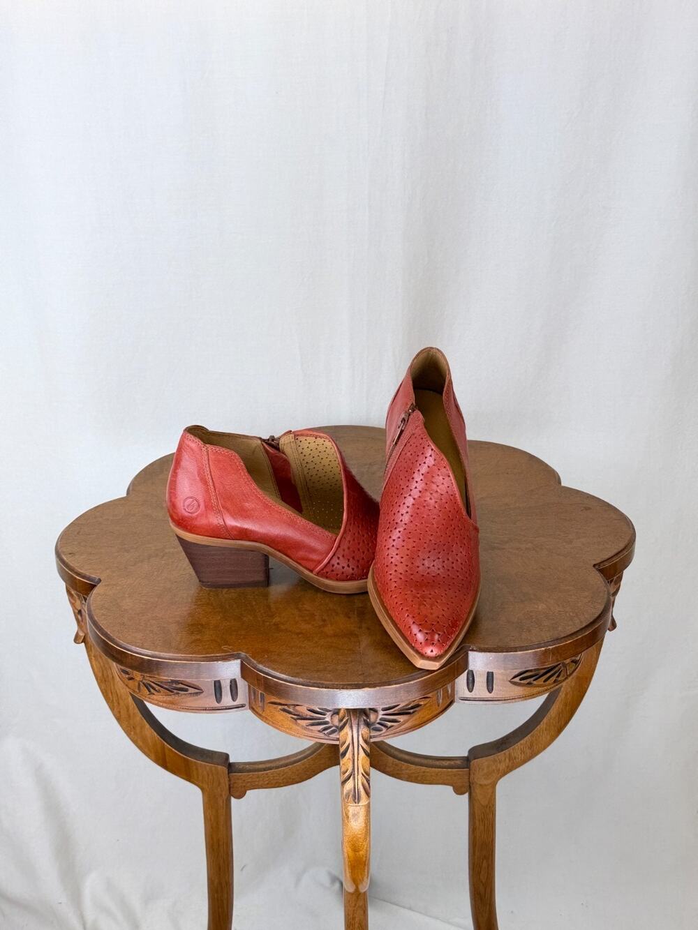 NIB Casta Deli Papaya / Burnt Orange Stack Heel Side Cut Shoe #0280 SZ 39 EU